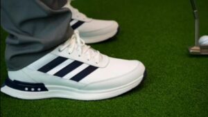 golf shoes