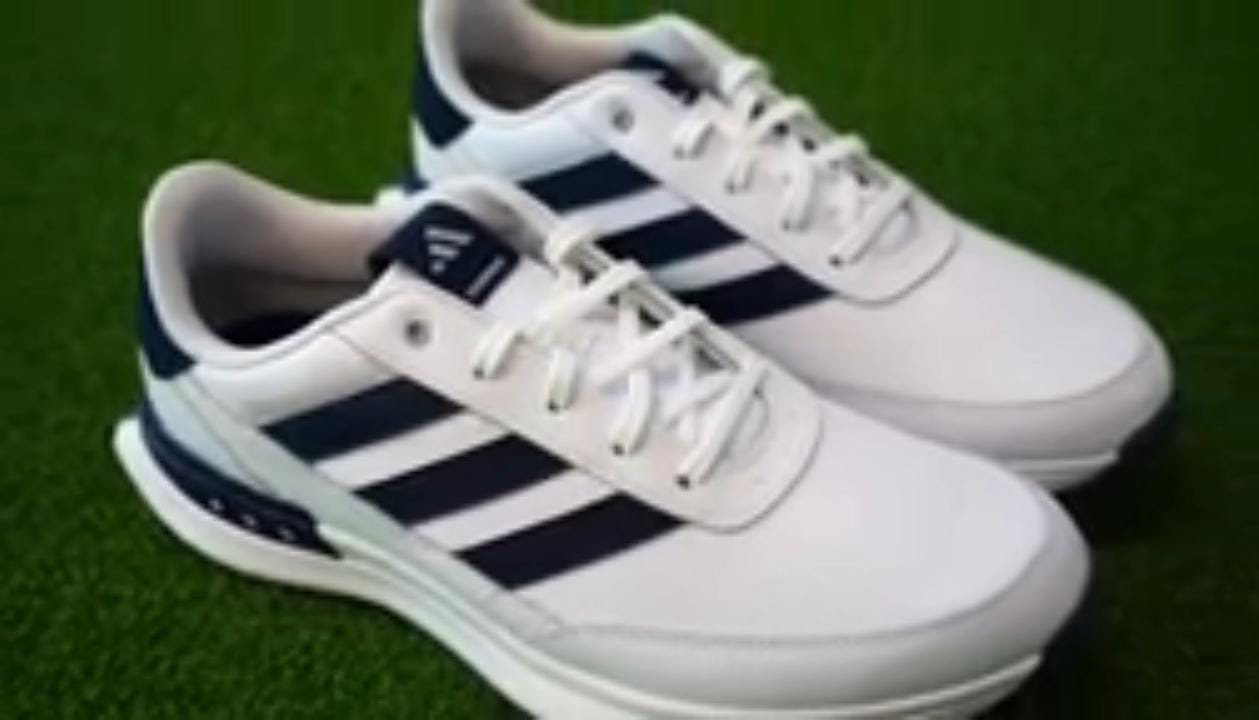 golf shoes